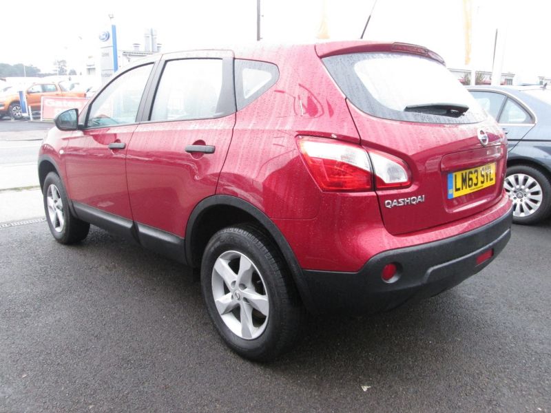 2013 Nissan Qashqai 1.6 Visia 5dr image 4