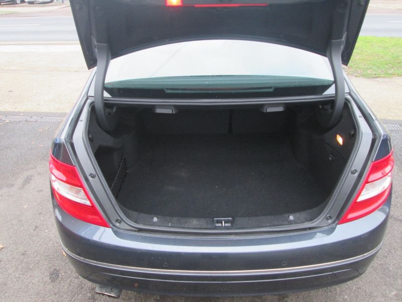 2009 Mercedes-Benz C220 2.1 Cdi image 10