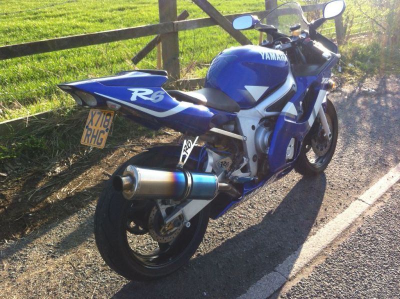 2000 Yamaha R6 image 5