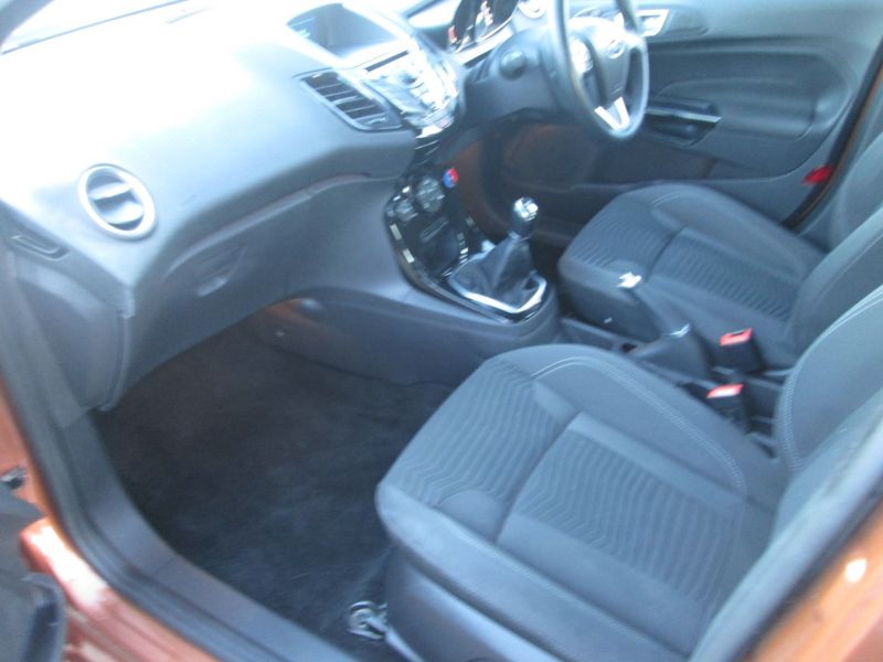 2014 Ford Fiesta 1.2 Zetec 5dr image 7