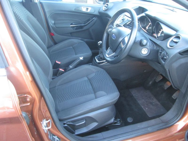 2014 Ford Fiesta 1.2 Zetec 5dr image 8