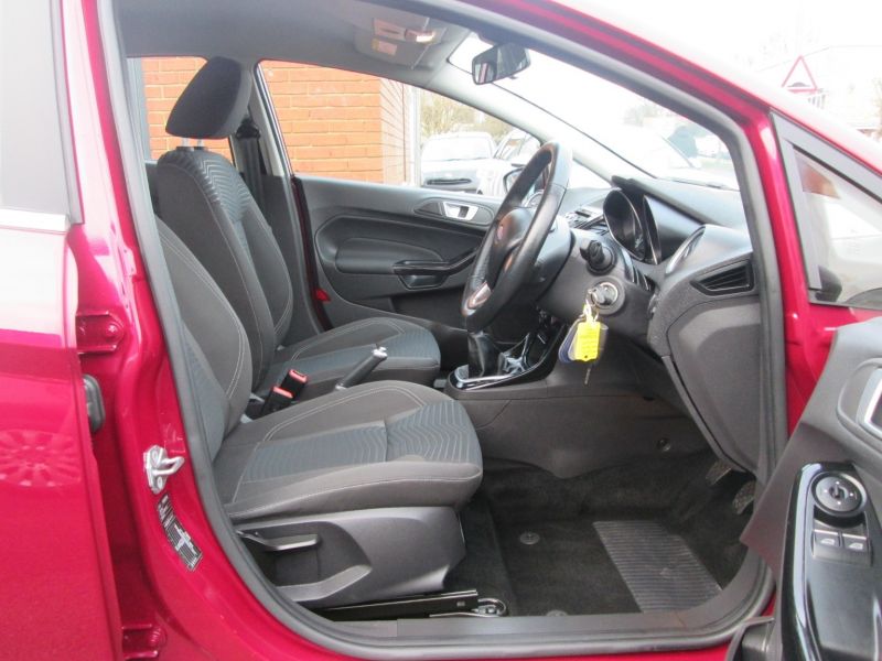 2015 Ford Fiesta 1.2 Zetec 5dr image 8