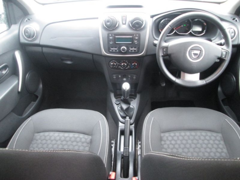 2014 Dacia Sandero 1.5 dCi 5dr image 5