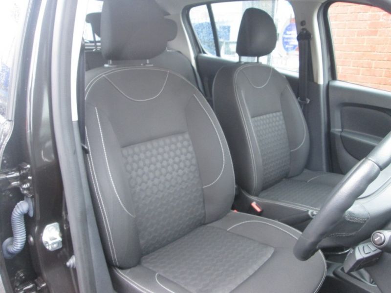 2014 Dacia Sandero 1.5 dCi 5dr image 7