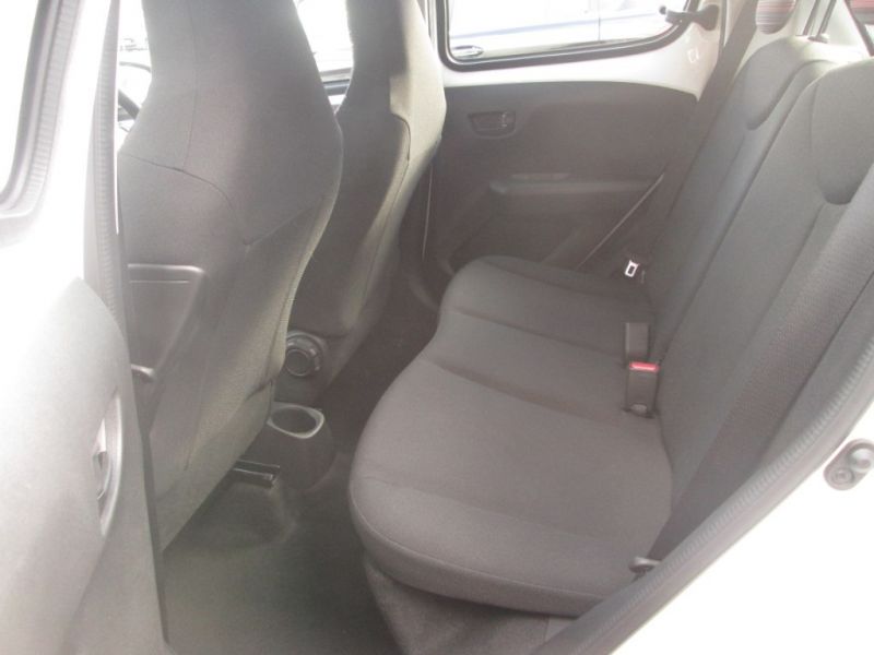 2015 Citroen C1 1.0 Feel 5dr image 9