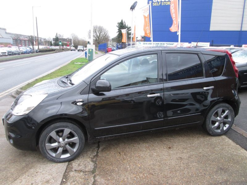 2011 Nissan Note 1.6 N-Tec image 2