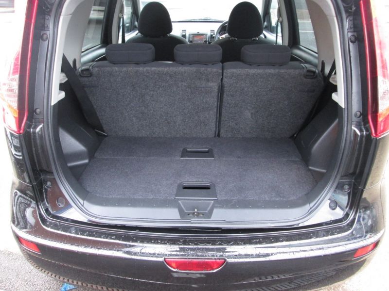 2011 Nissan Note 1.6 N-Tec image 6