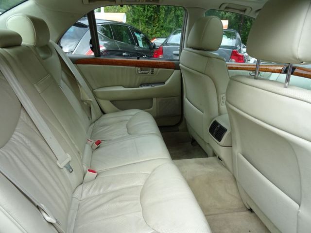 2002 Lexus LS 4.3 430 4d image 9