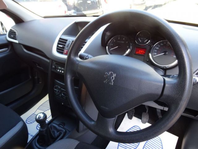 2007 Peugeot 207 1.4 S 3d image 7