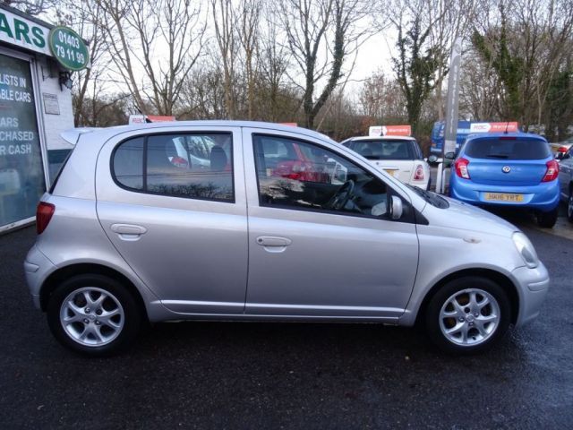 2005 Toyota Yaris 1.3 VVT-I 5d image 3