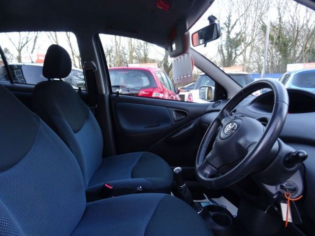 2005 Toyota Yaris 1.3 VVT-I 5d image 8