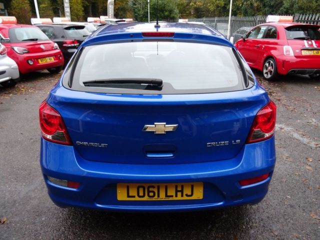 2012 Chevrolet Cruze 1.6 LS 5d image 5