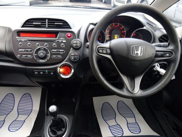 2012 Honda Jazz 1.3 I-VTEC ES 5d image 6