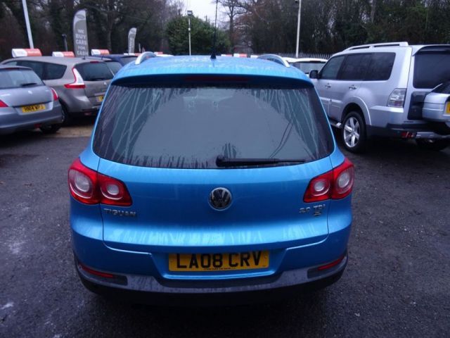 2008 Volkswagen Tiguan 2.0 SE TDI 5d image 5