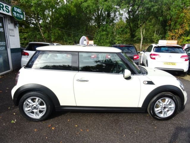 2011 MINI Hatch One 1.6 3d image 4