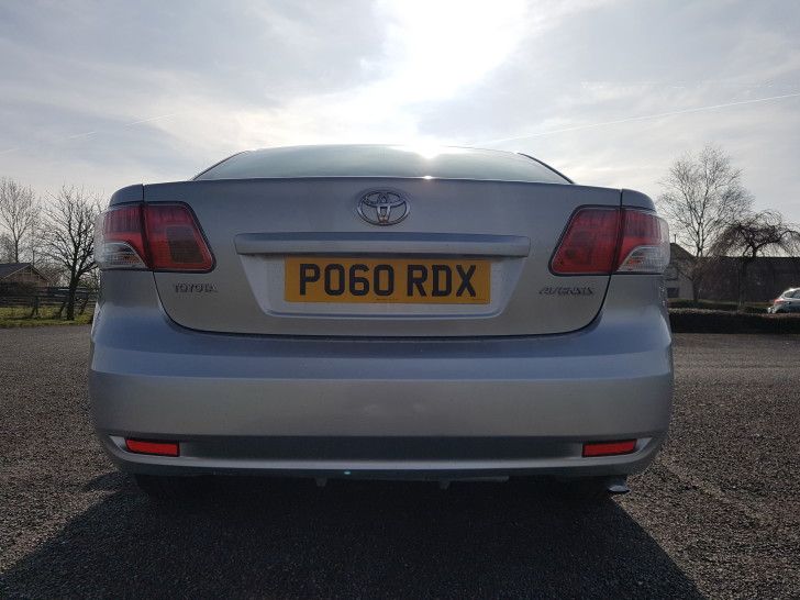 2010 Toyota Avensis 2.0 D-4D image 5
