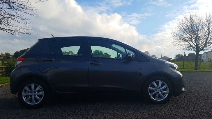 2013 Toyota Yaris 1.4 5dr image 4