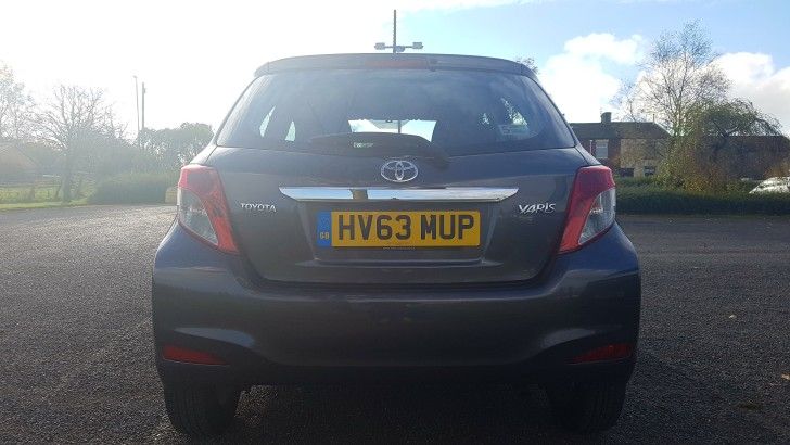 2013 Toyota Yaris 1.4 5dr image 5