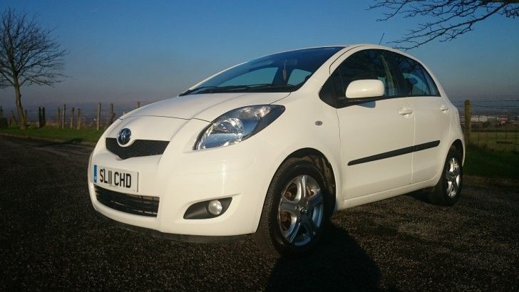 2011 Toyota Yaris 1.4 4d image 3
