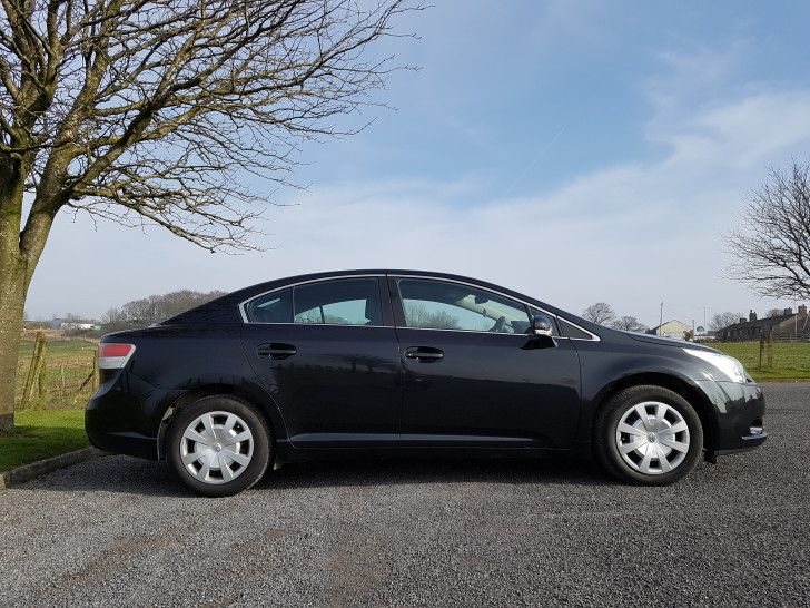 2010 Toyota Avensis 2.0 D-4D image 4