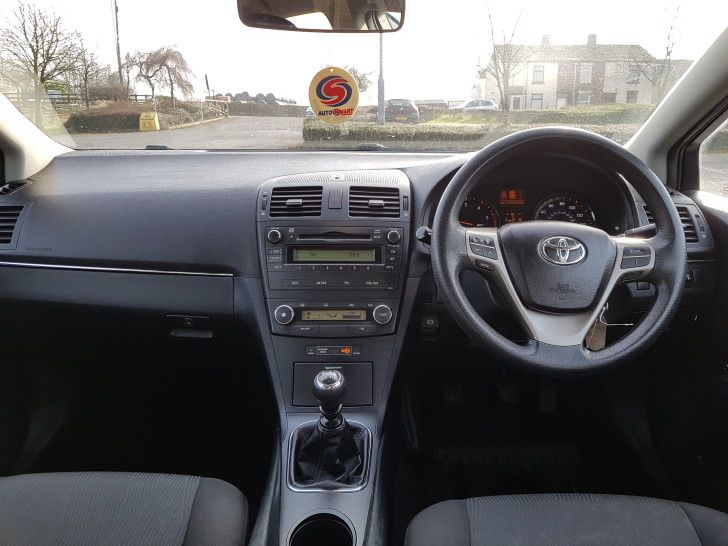 2010 Toyota Avensis 2.0 D-4D image 9