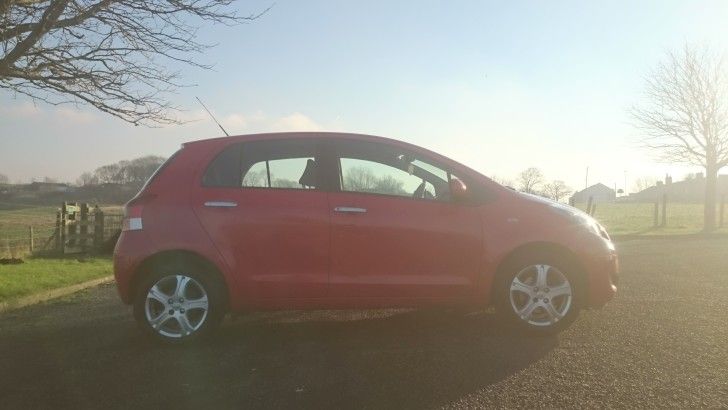 2010 Toyota Yaris 1.4d 4d image 4