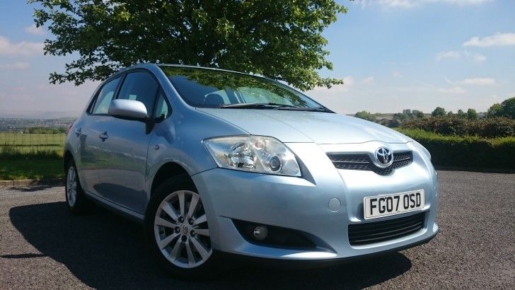 2007 Toyota Auris 2.0d image 1