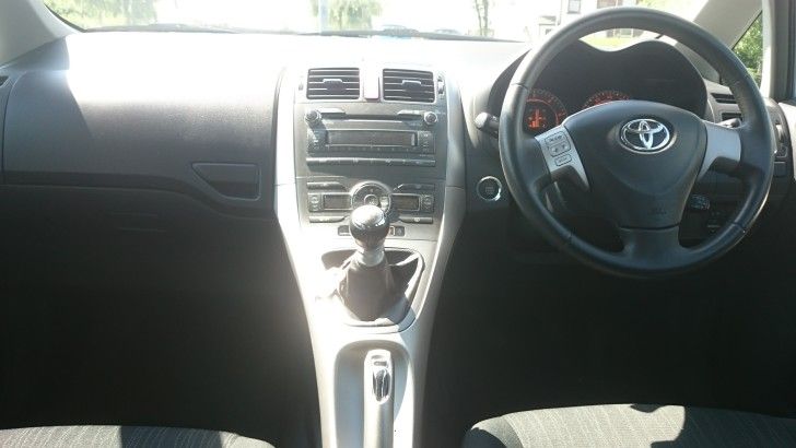 2007 Toyota Auris 2.0d image 9