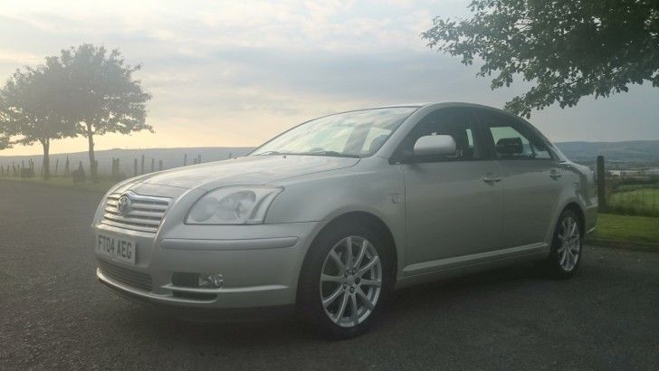 2004 Toyota Avensis 2.0 image 2