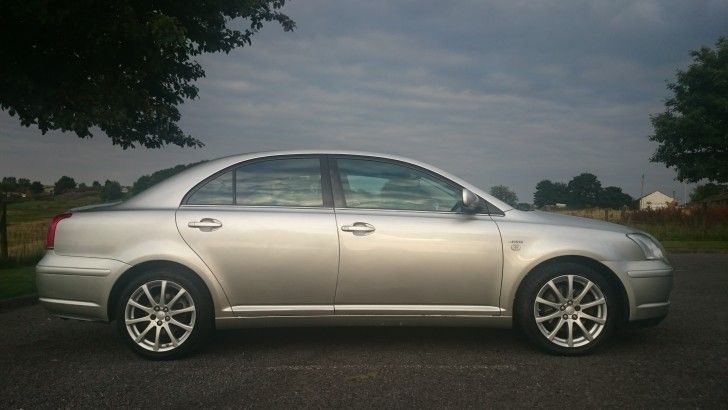 2004 Toyota Avensis 2.0 image 3