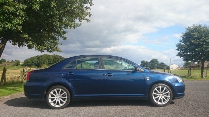 2004 Toyota Avensis 2.0 image 4