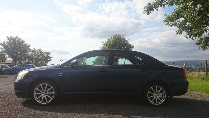 2004 Toyota Avensis 2.0 image 6