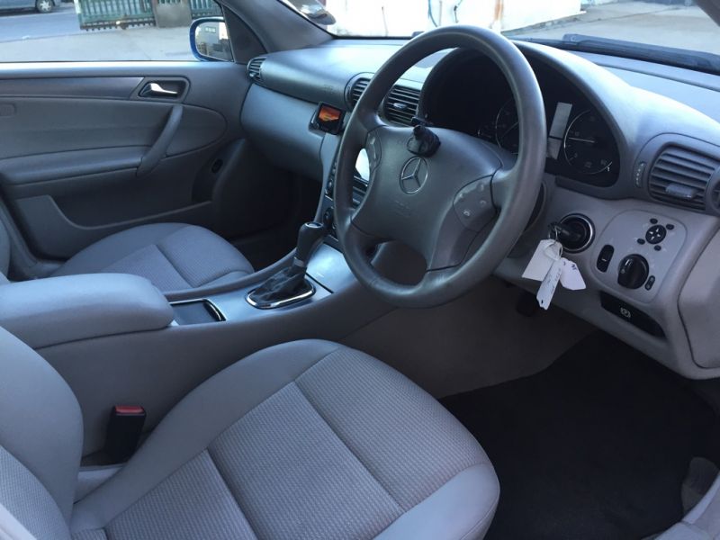 2004 Mercedes C200 CDI image 8