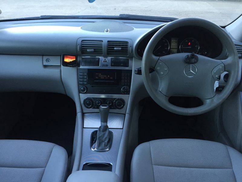 2004 Mercedes C200 CDI image 10