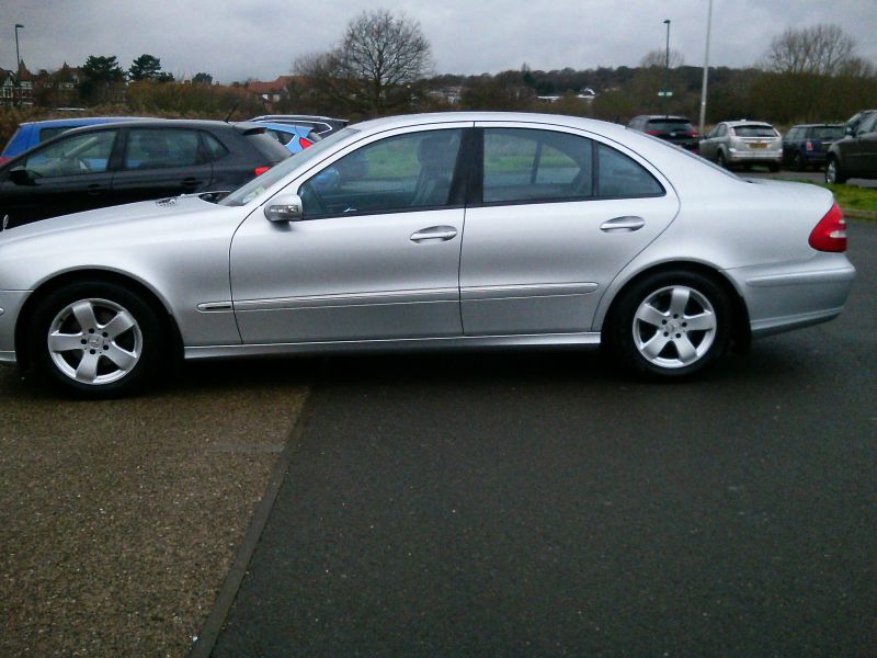2006 Mercedes E Class 3.0 TD CDI image 5