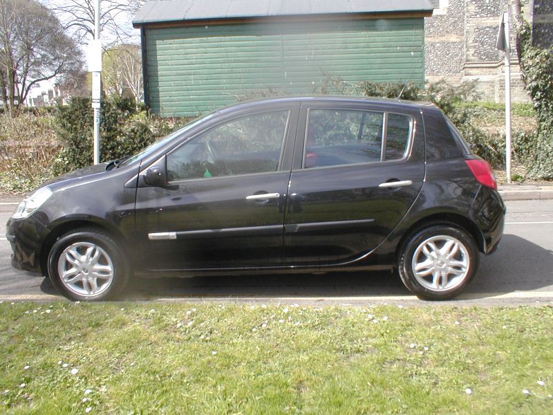 2007 Renault Clio LTD 1.2 16V 5dr image 4