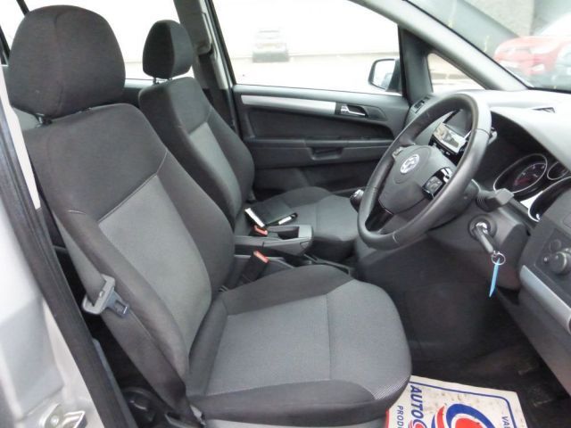 2013 Vauxhall Zafira 1.7 CDTI 5d image 8