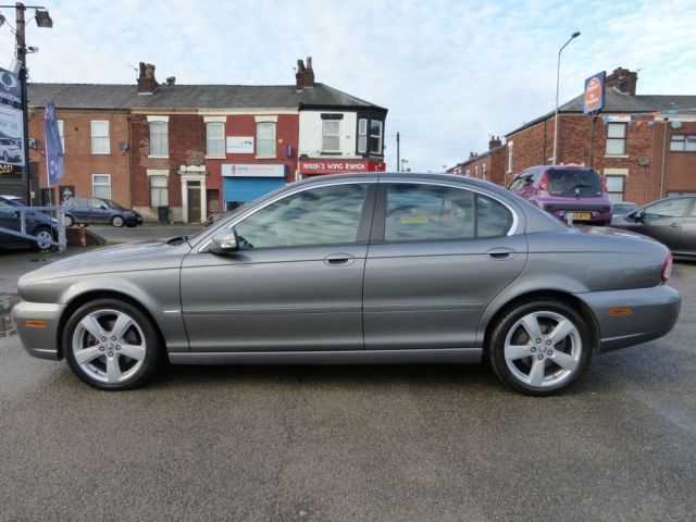 2009 Jaguar X-Type 2.2 SE 4d image 5