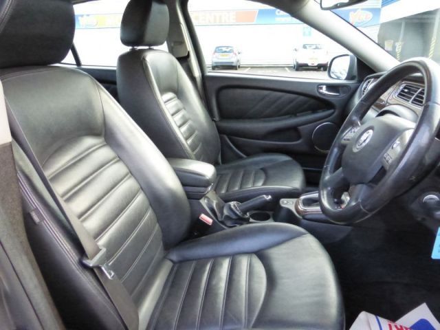2009 Jaguar X-Type 2.2 SE 4d image 8