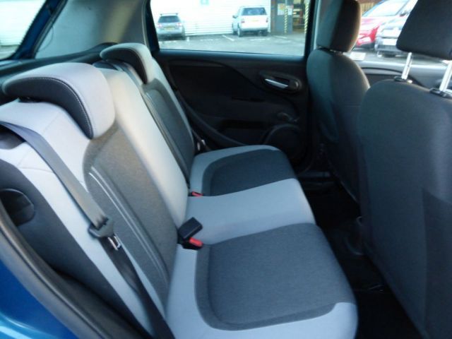 2013 Fiat Punto 1.2 5d image 9