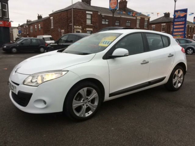 2010 Renault Megane 1.5 DCI 5d image 3