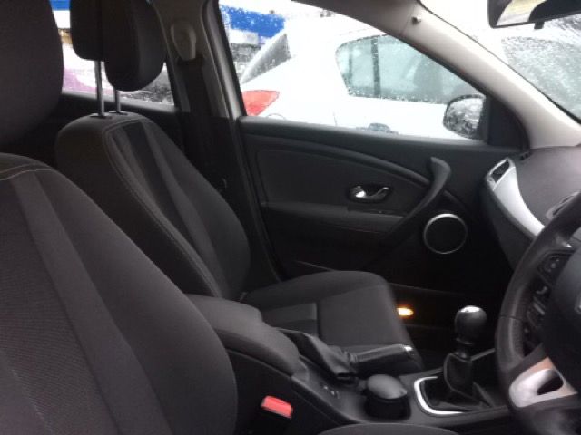 2010 Renault Megane 1.5 DCI 5d image 7