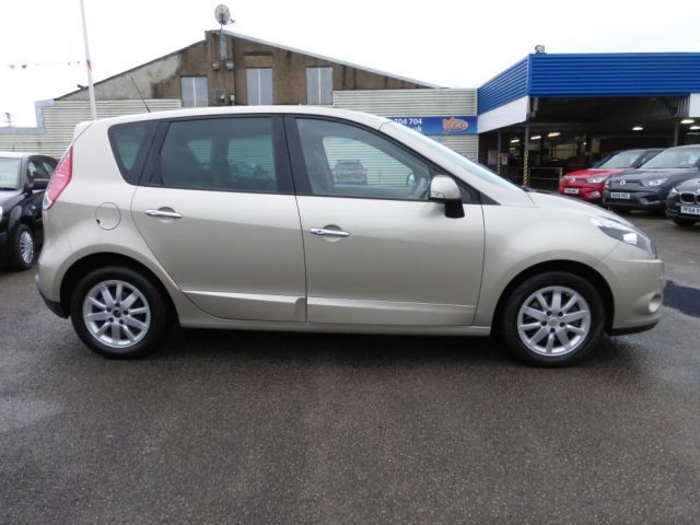 2010 Renault Scenic 1.5 DCI 5d image 4