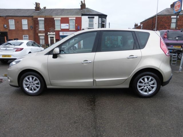 2010 Renault Scenic 1.5 DCI 5d image 5