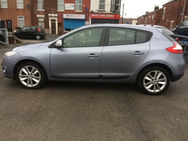 2010 Renault Megane 1.6 I-MUSIC VVT 5d image 4