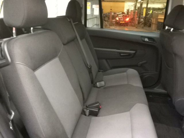 2009 Vauxhall Zafira 1.6 5d image 9