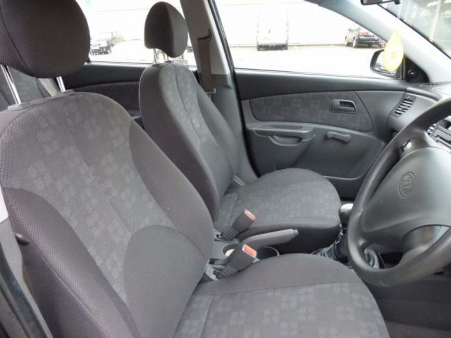 2009 KIA RIO 1.4 16V 5d image 8