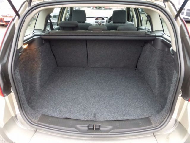2008 Renault Megane 1.6 VVT 5d image 10