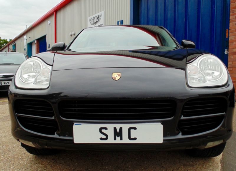 2004 Porsche Cayenne 4.5S image 2