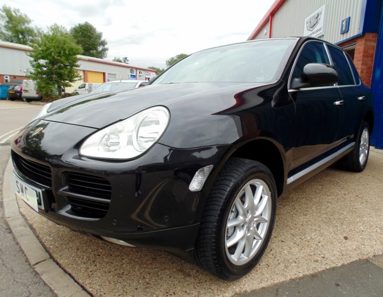 2004 Porsche Cayenne 4.5S image 3